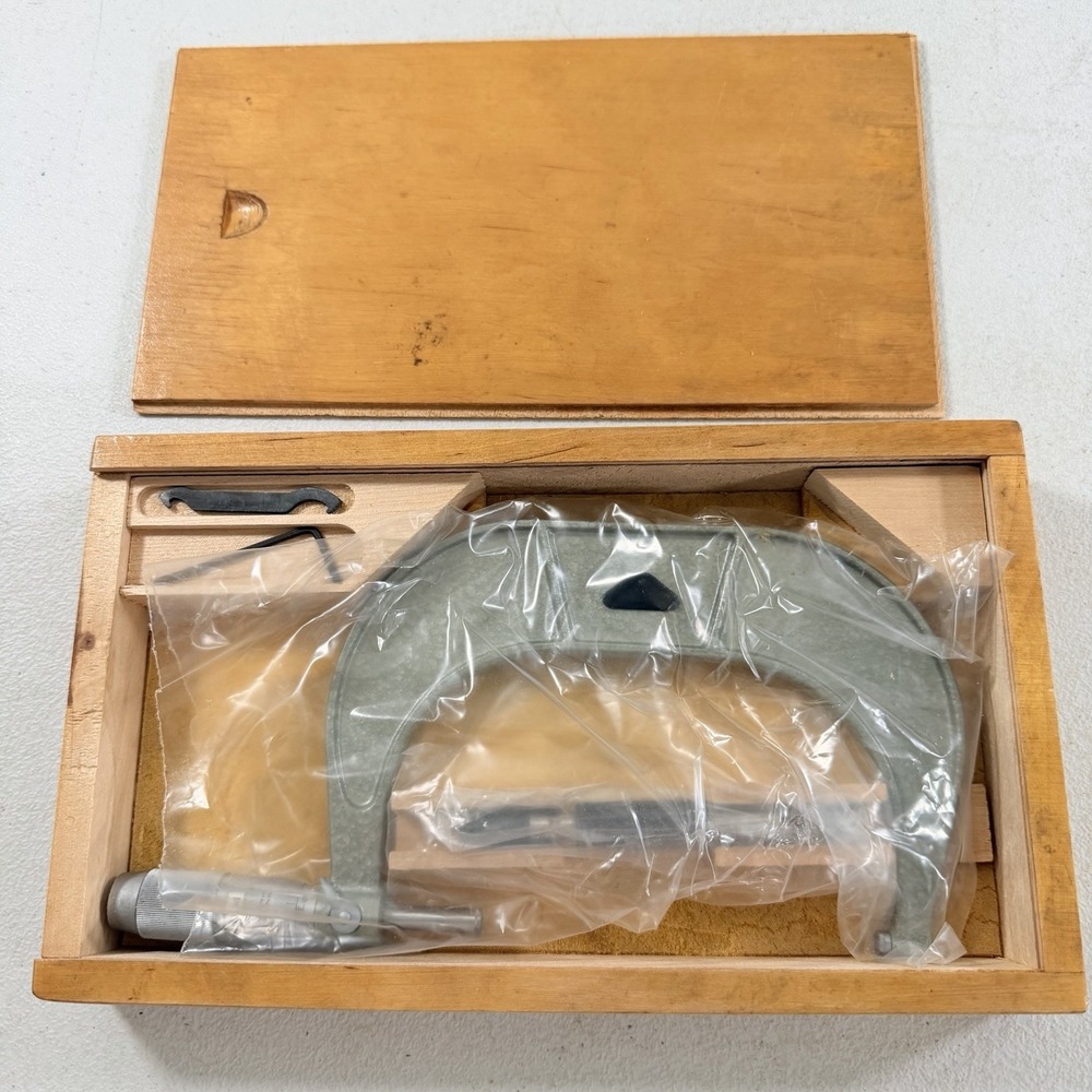VIS Outside Micrometer 4-5" .0001" W/ Wooden Case & Tools Made In‎ Poland